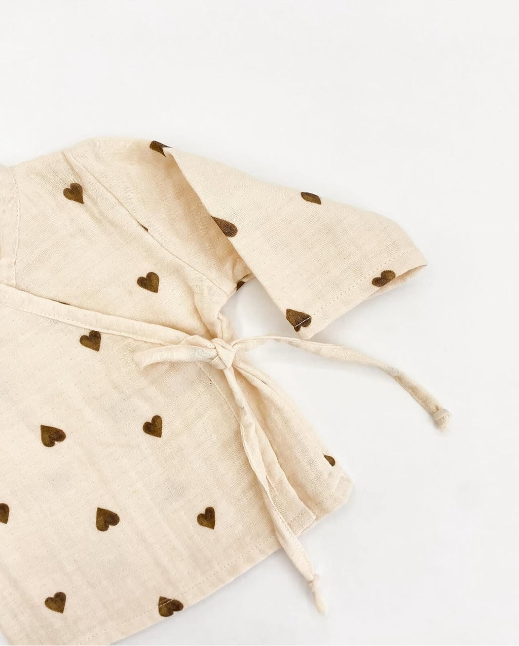 Muslin Newborn set | Biologisch katoen | Bruine hartjes | 4-delig