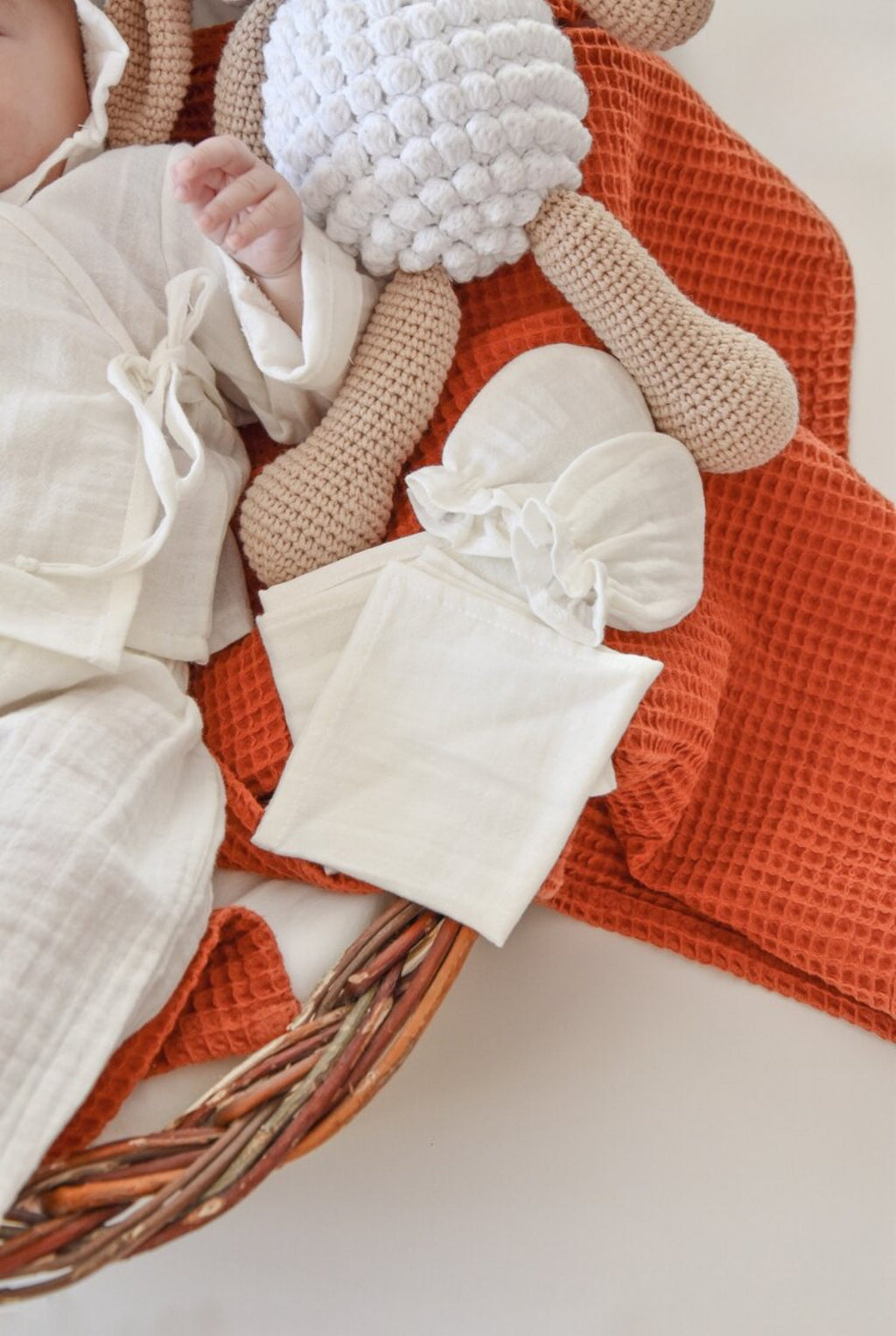 Muslin newborn set | Biologisch katoen | Bruine oortjes | 4-delig