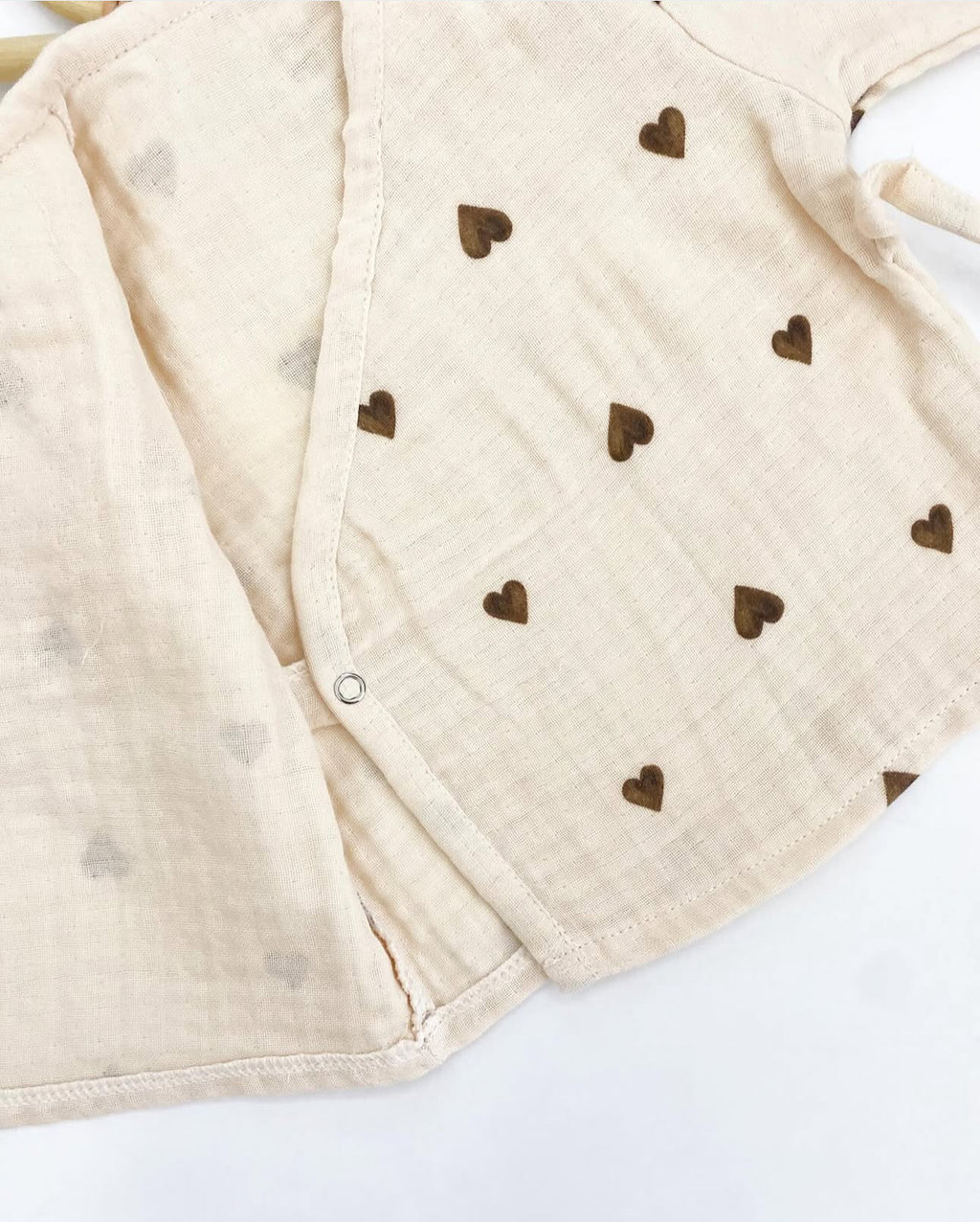 Muslin Newborn set | Biologisch katoen | Bruine hartjes | 4-delig