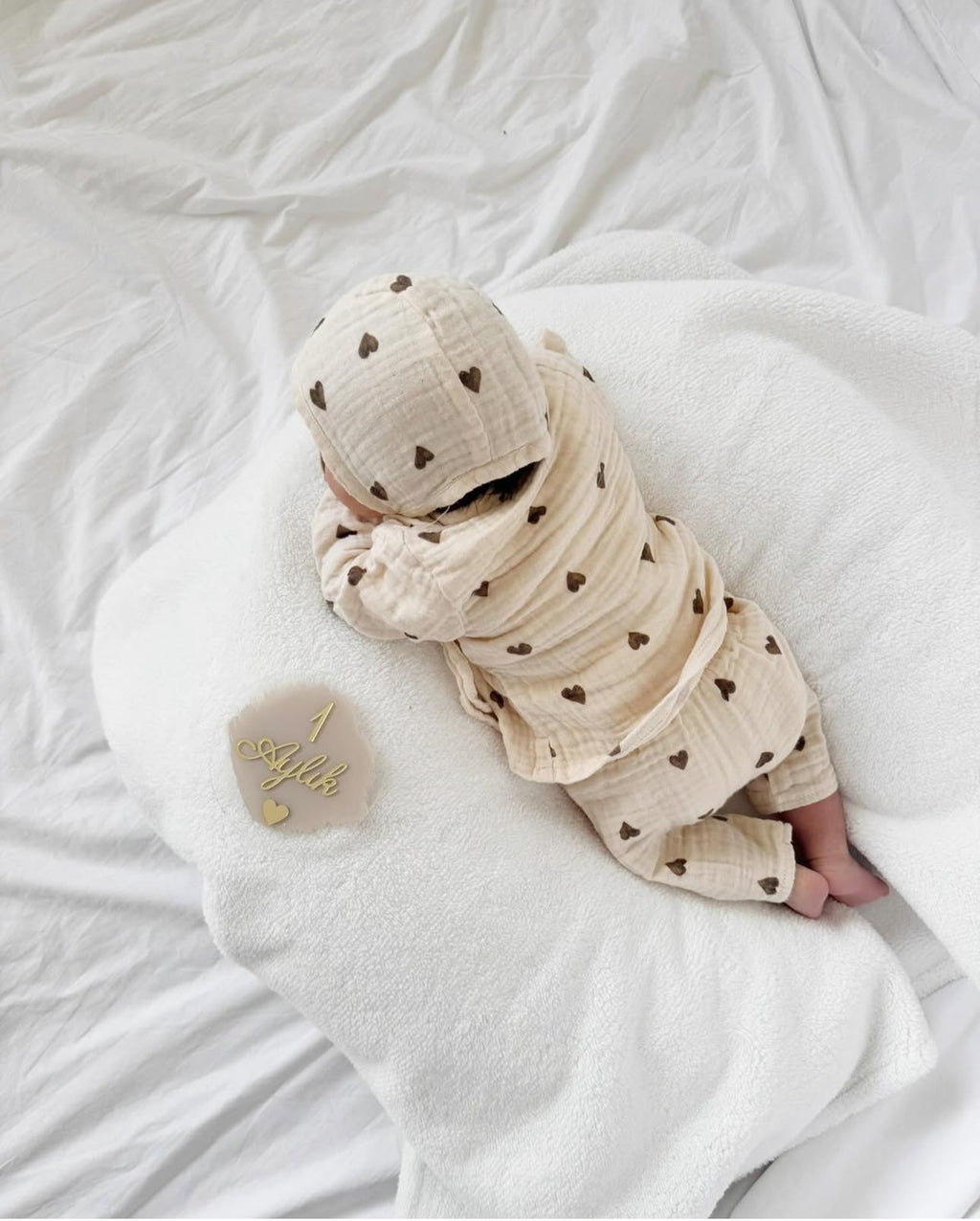 Muslin Newborn set | Biologisch katoen | Bruine hartjes | 4-delig