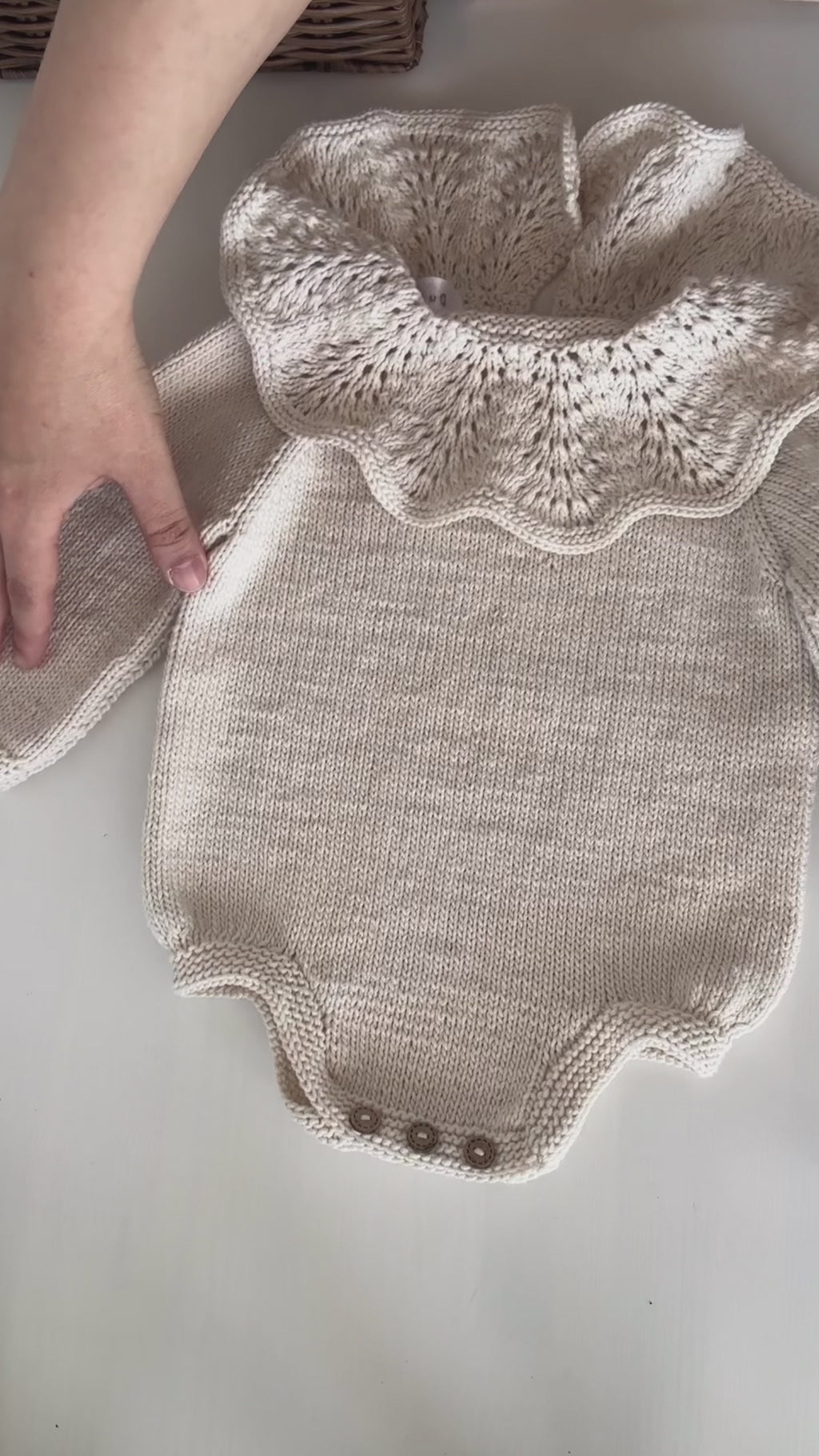 Gebreide romper met mutsje | Ruffle